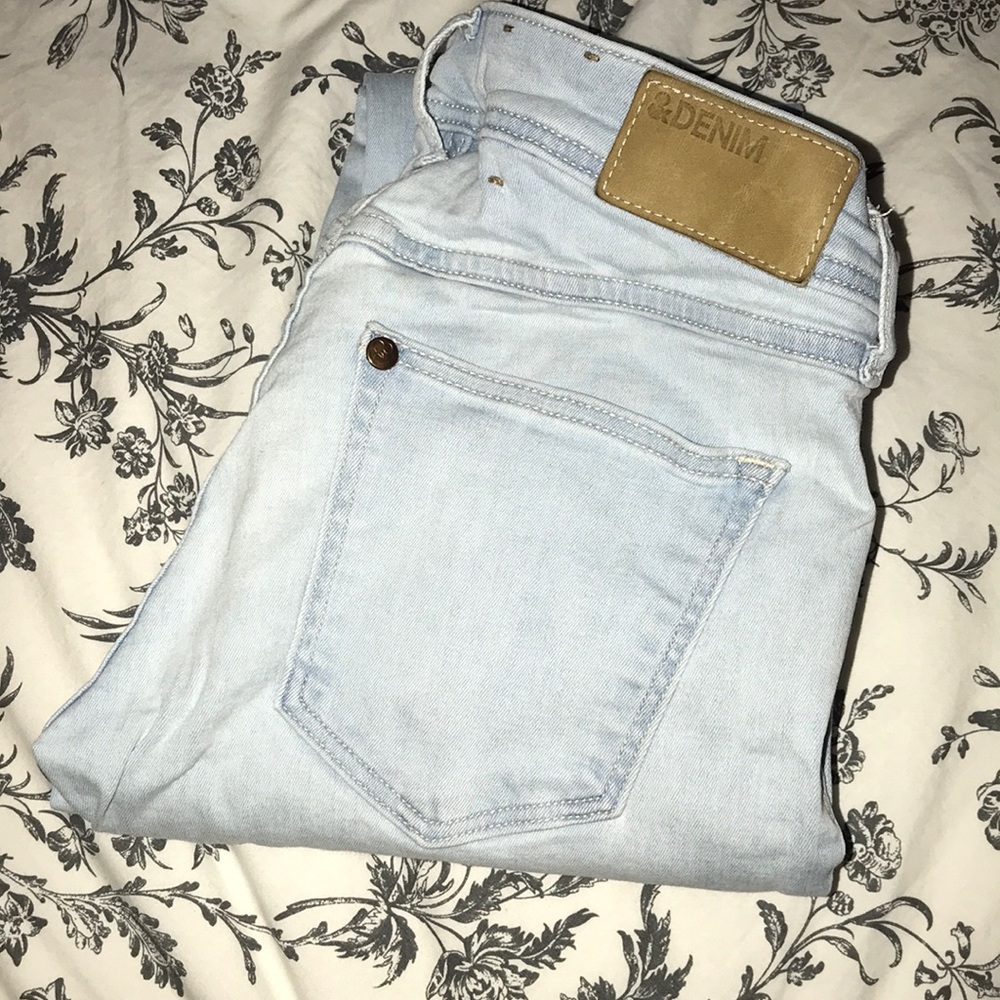 H&M 25w32l super skinny low waist jeans